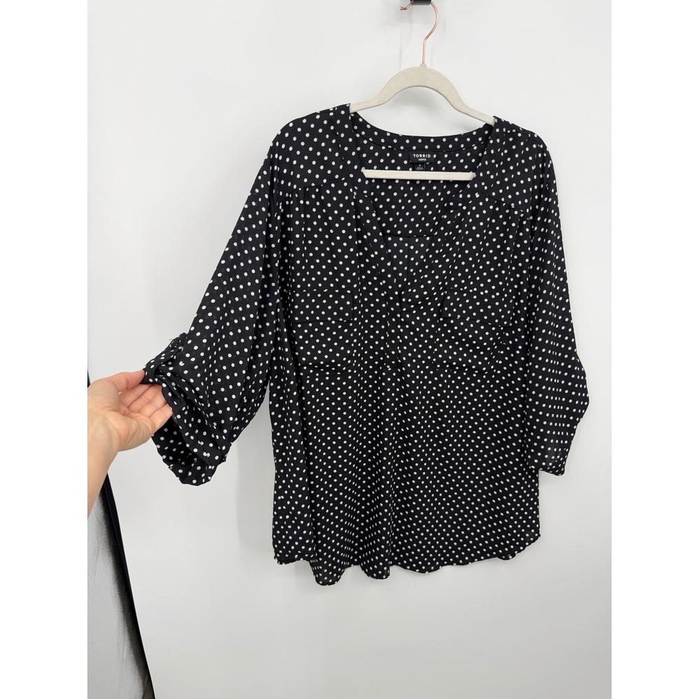 Torrid Harper Blouse Women 4 Black White Polka Dot Roll Tab Sleeve Georgette Top